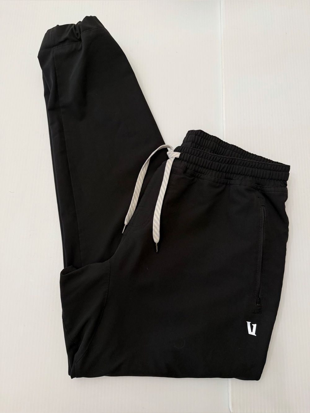 Vuori Transit Technical Joggers Men's Black Pants with Drawstring - L